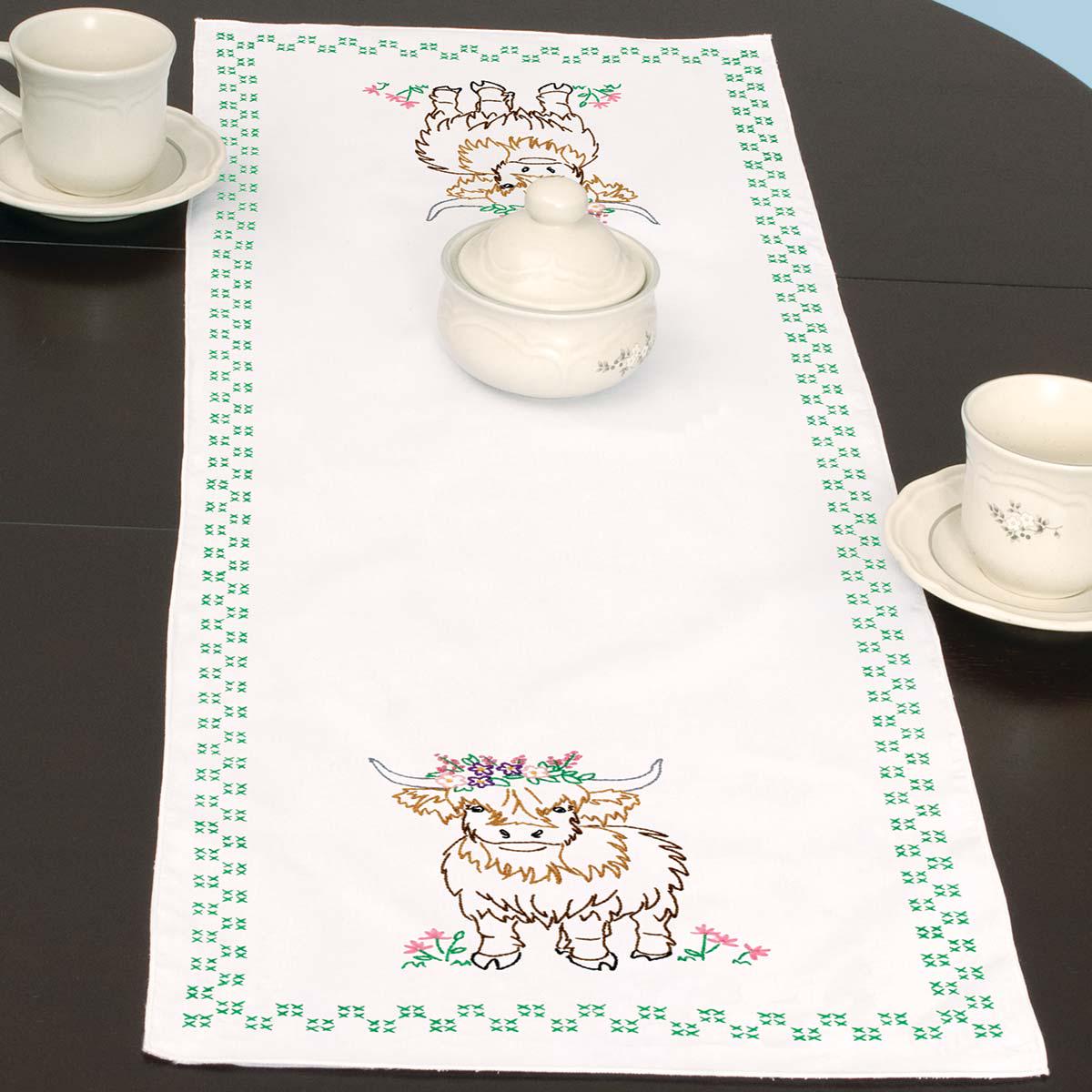 highland-cow-15-x-42-in-table-runner-560-973