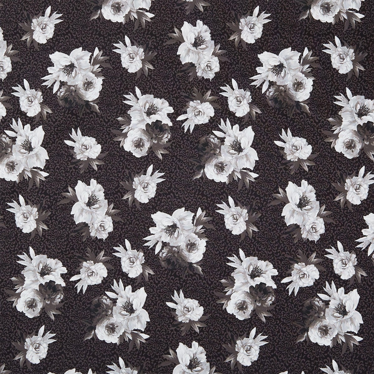 moonlit-walk-bouquets-black-yardage