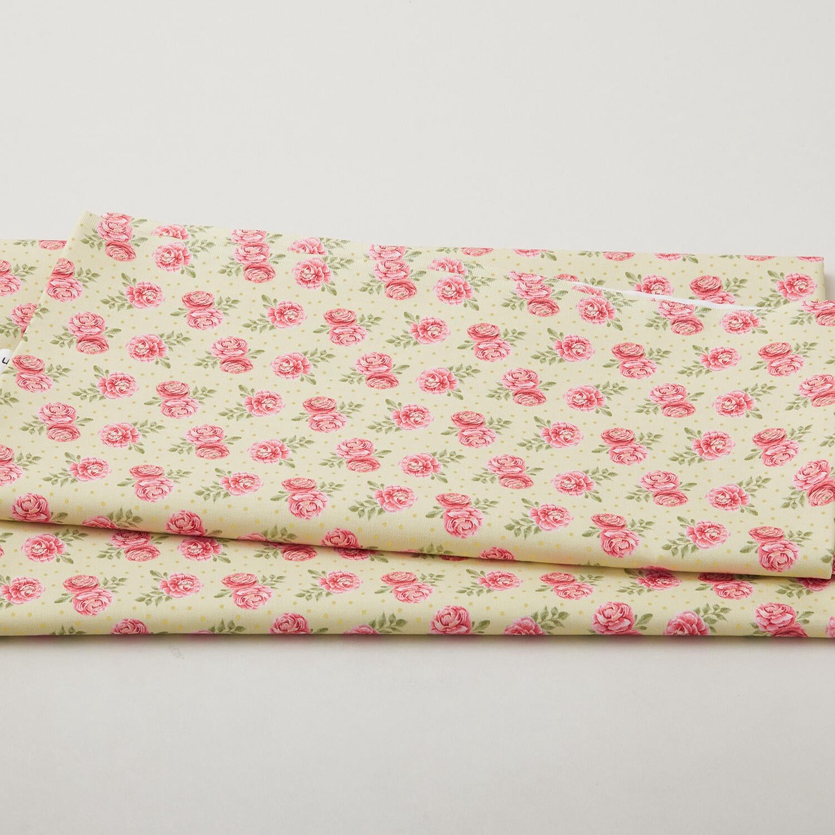 lucinda-favorites-large-floral-yellow-2-yard-cut