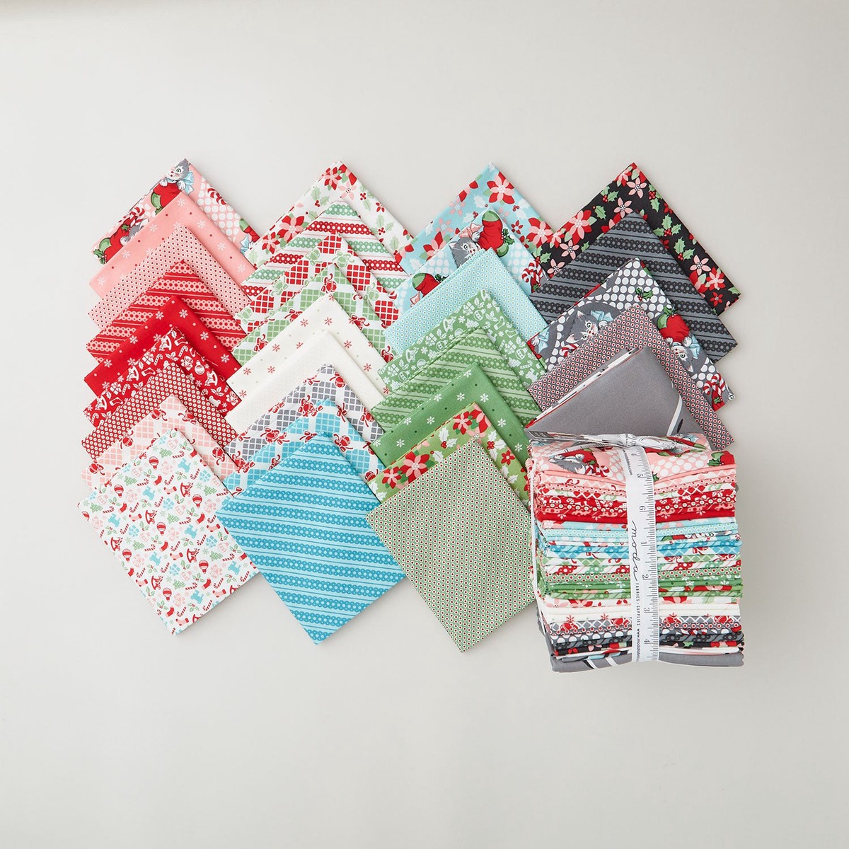 kitty-christmas-fat-quarter-bundle