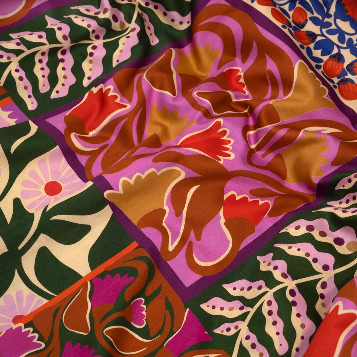 flower-market-cotton-sateen-bubblegum-fig-multi