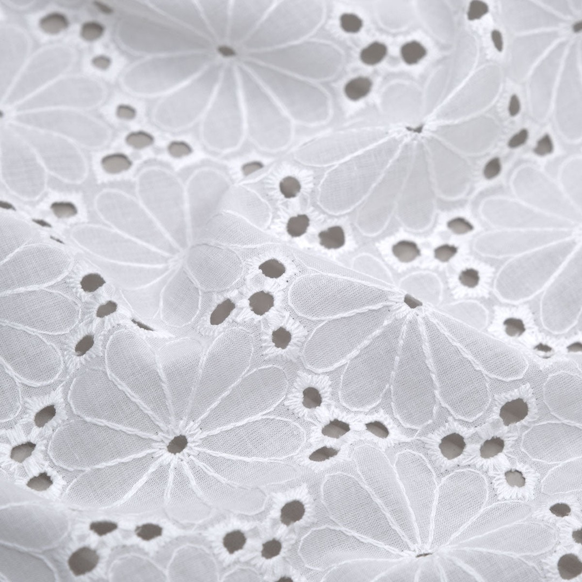 daisy-pop-cotton-eyelet-ivory