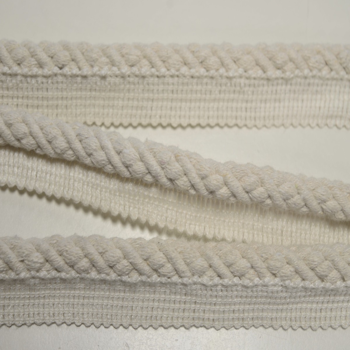 bir1112-4c-parisia-lip-cord-trim
