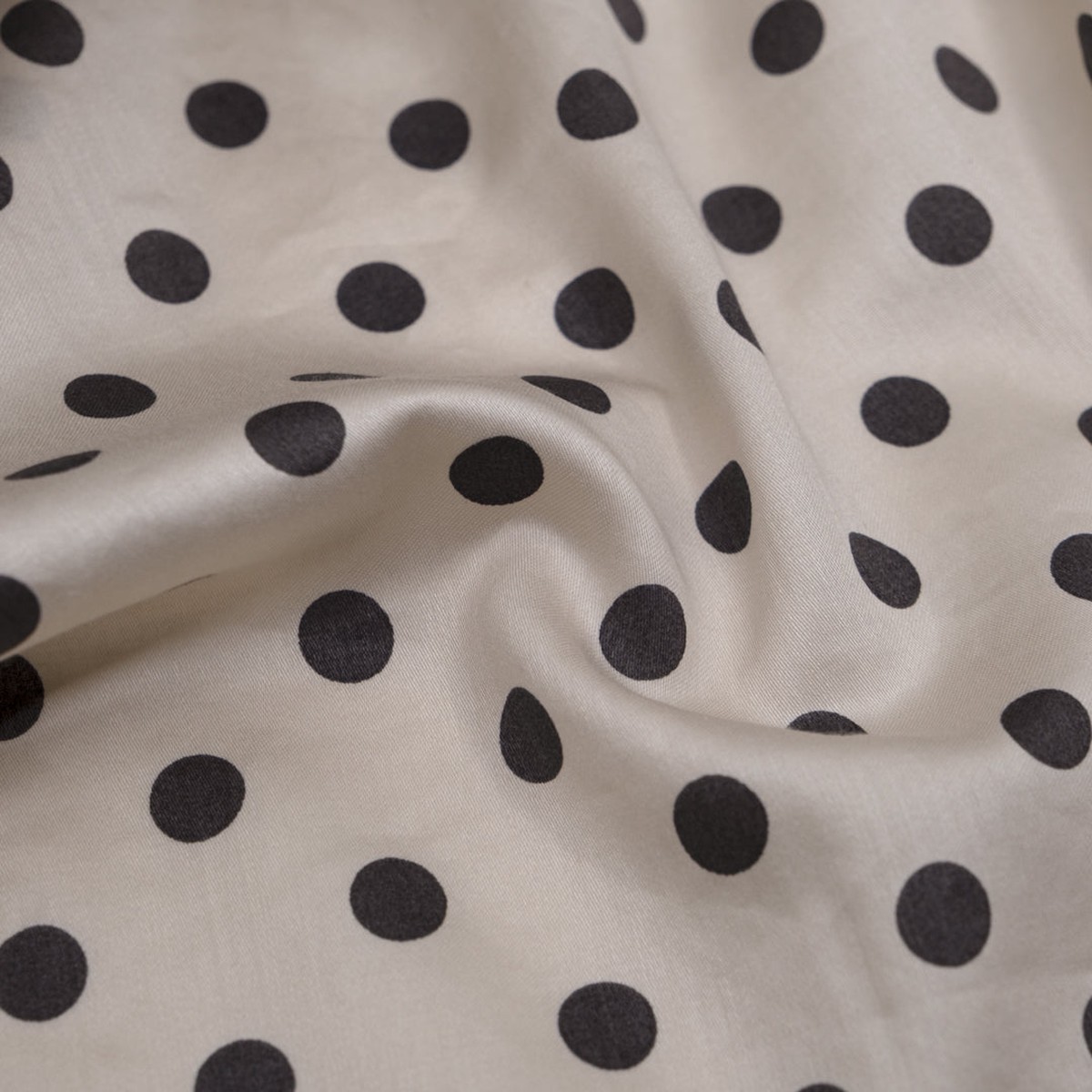 deadstock-polka-dot-cotton-sateen-salt-charcoal