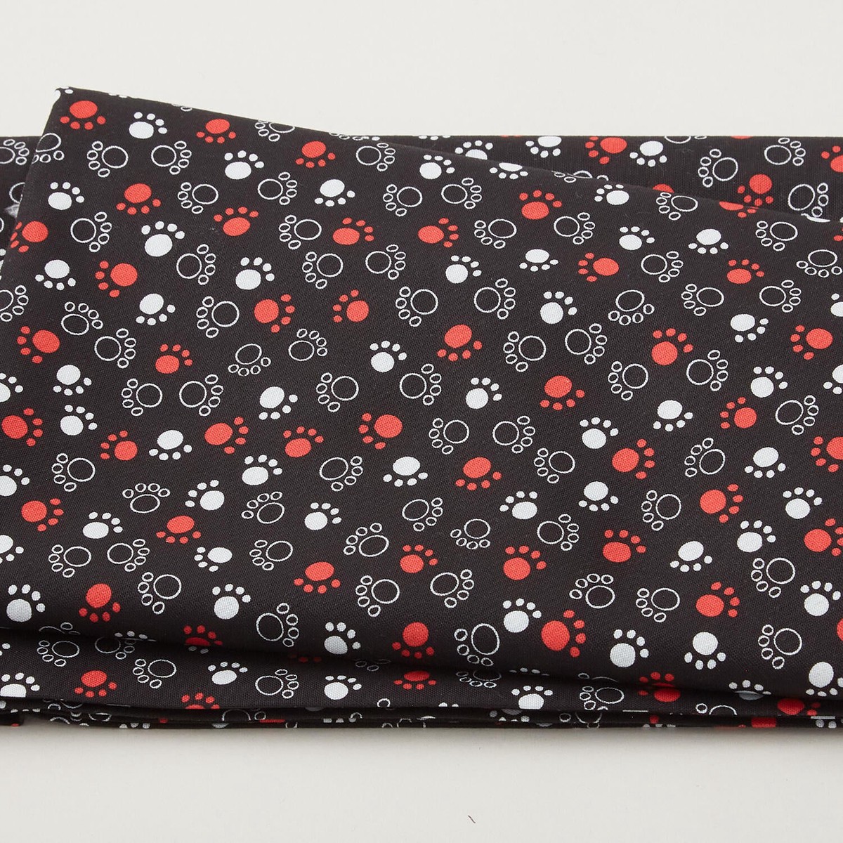parisian-cats-strolling-paris-black-2-yard-cut