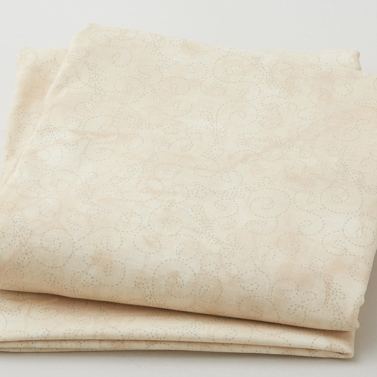 stitch-meandering-stitch-ivory-108-wide-3-yard-cut