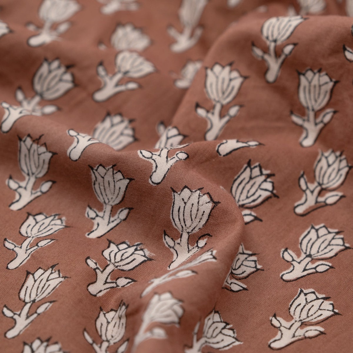 bloom-block-printed-organic-cotton-batiste-cappuccino-fawn