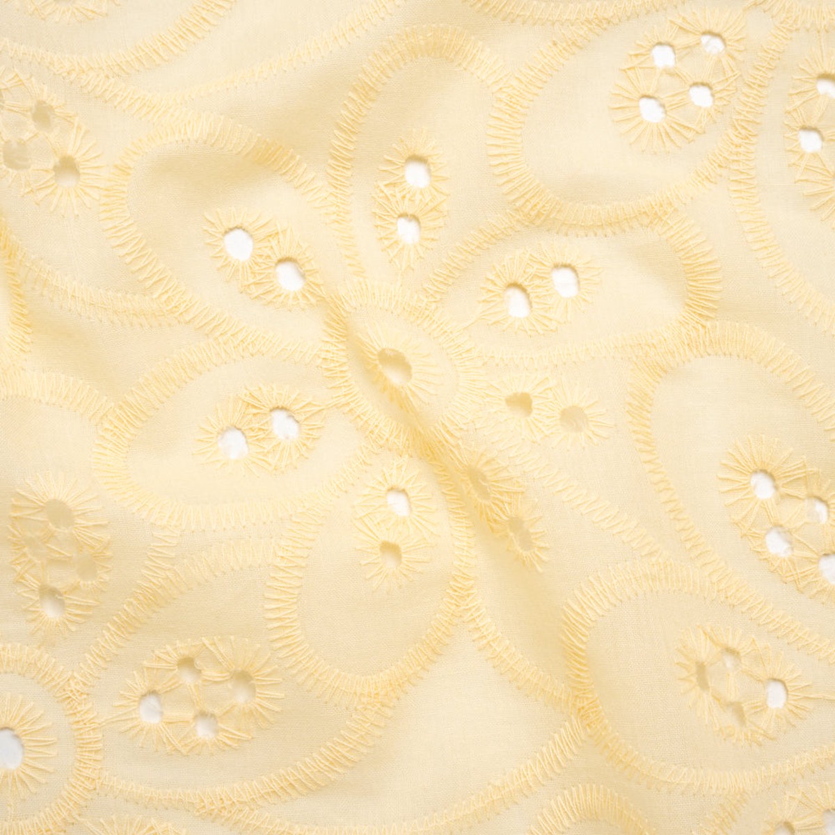 embroidered-eyelet-cotton-voile-vanilla-big-flowers-naomi-collection