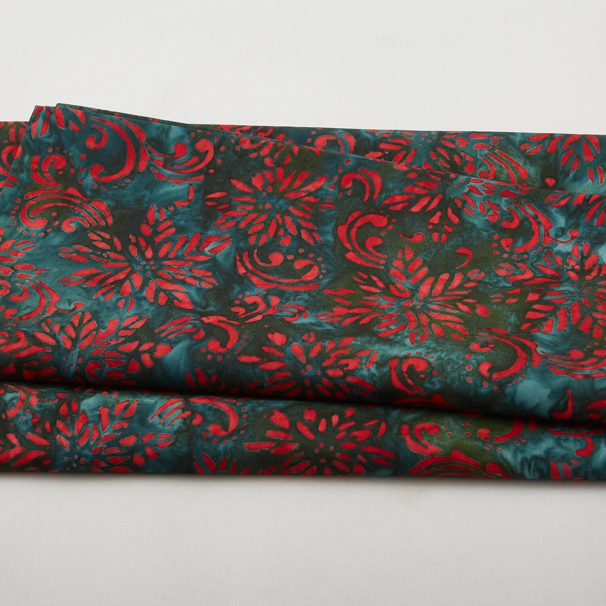 joyful-holidays-batiks-favorites-holiday-poinsettia-2-yard-cut