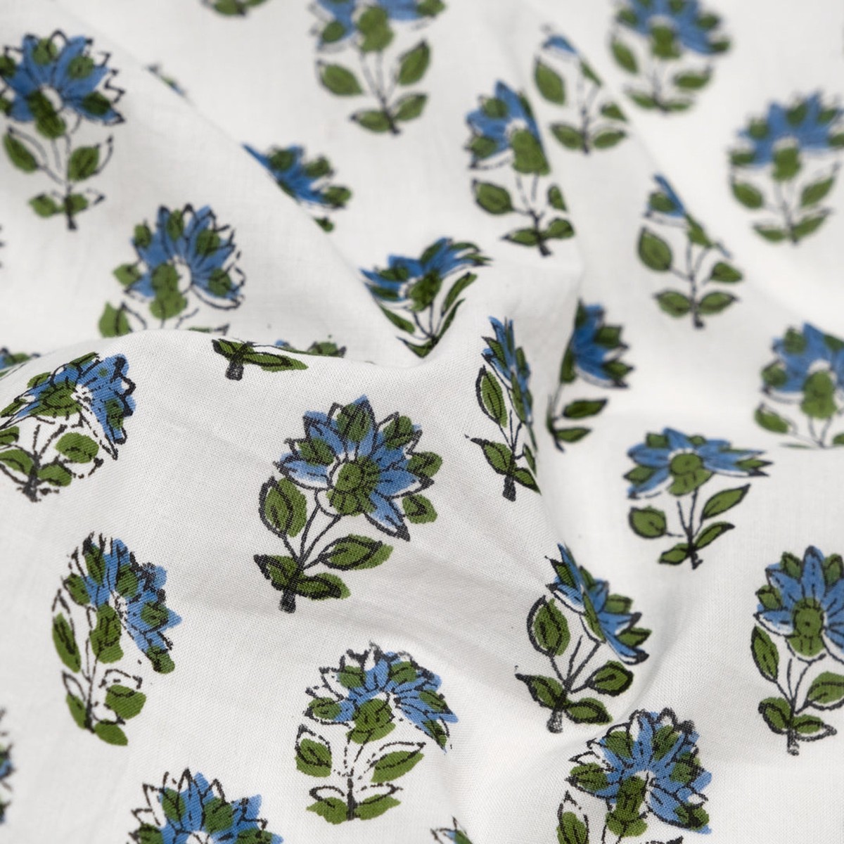 bloom-block-printed-organic-cotton-batiste-white-grass-blue-pool