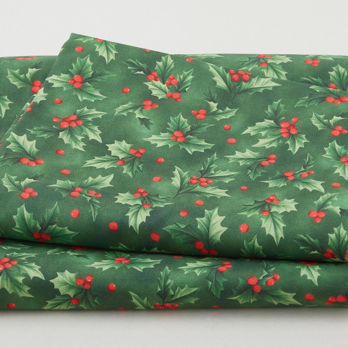 festive-christmas-favorites-green-holly-2-yard-cut