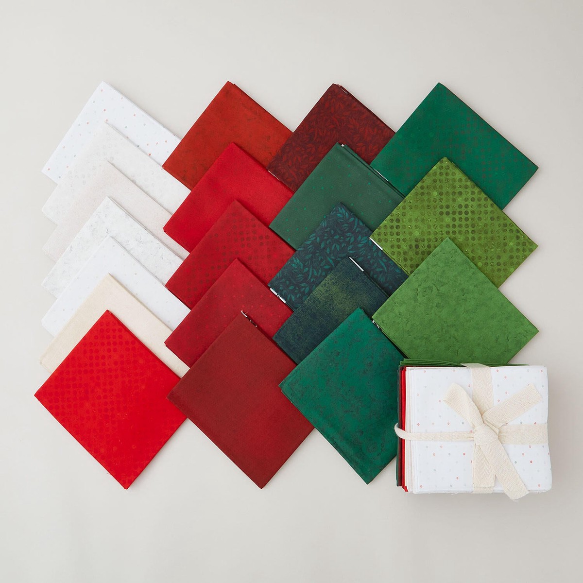 fundamentals-yule-love-this-fat-quarter-bundle