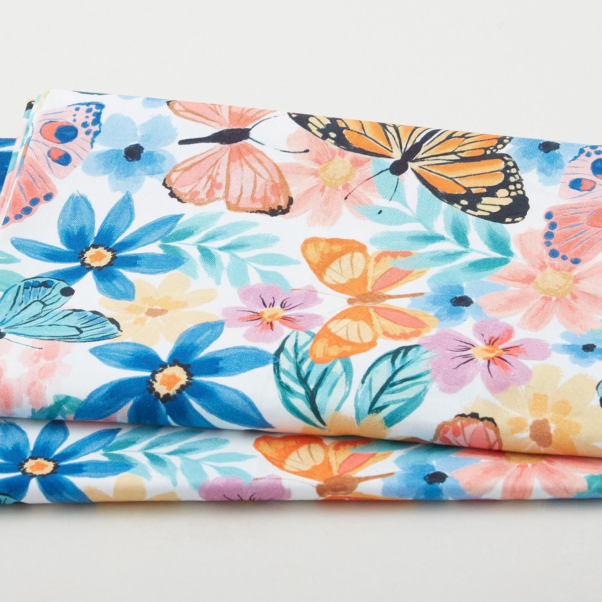 whispering-garden-favorites-butterfly-floral-2-yard-cut