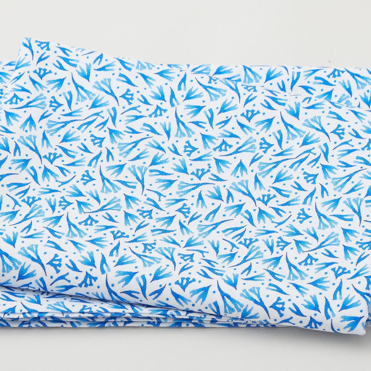 seaing-tiny-coral-branch-blue-2-yard-cut