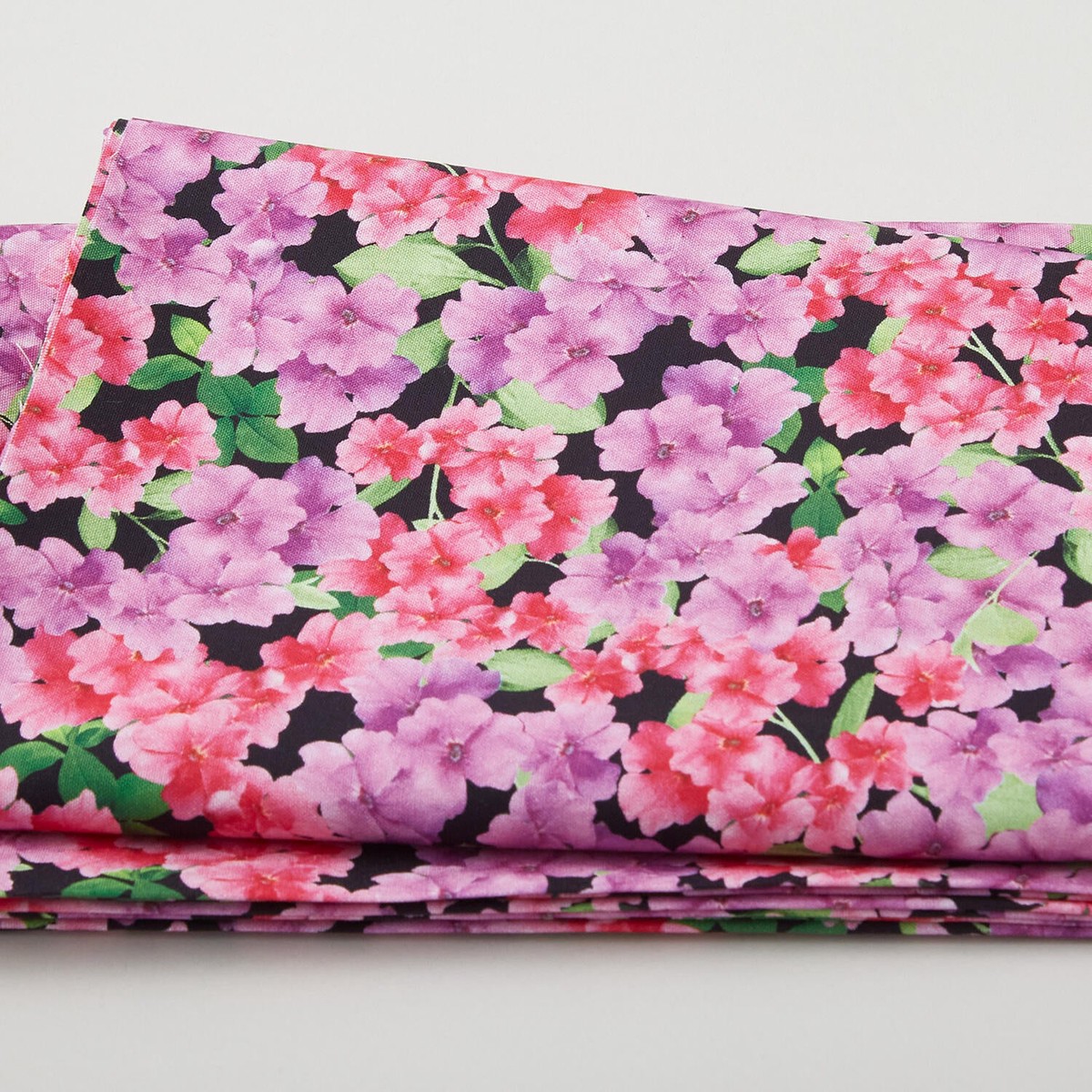 flower-splendor-azalea-black-2-yard-cut