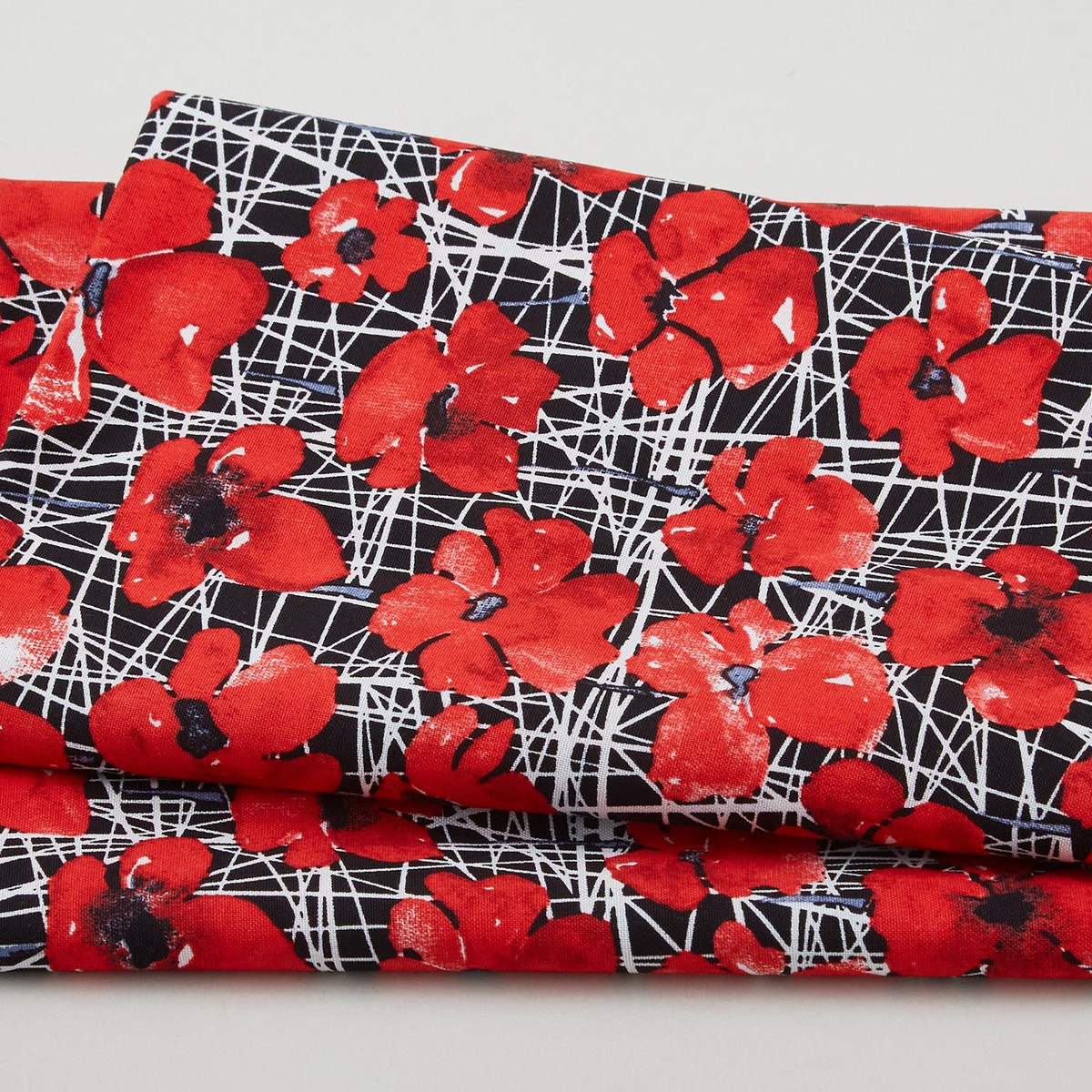 pop-of-red-favorites-poppy-black-2-yard-cut