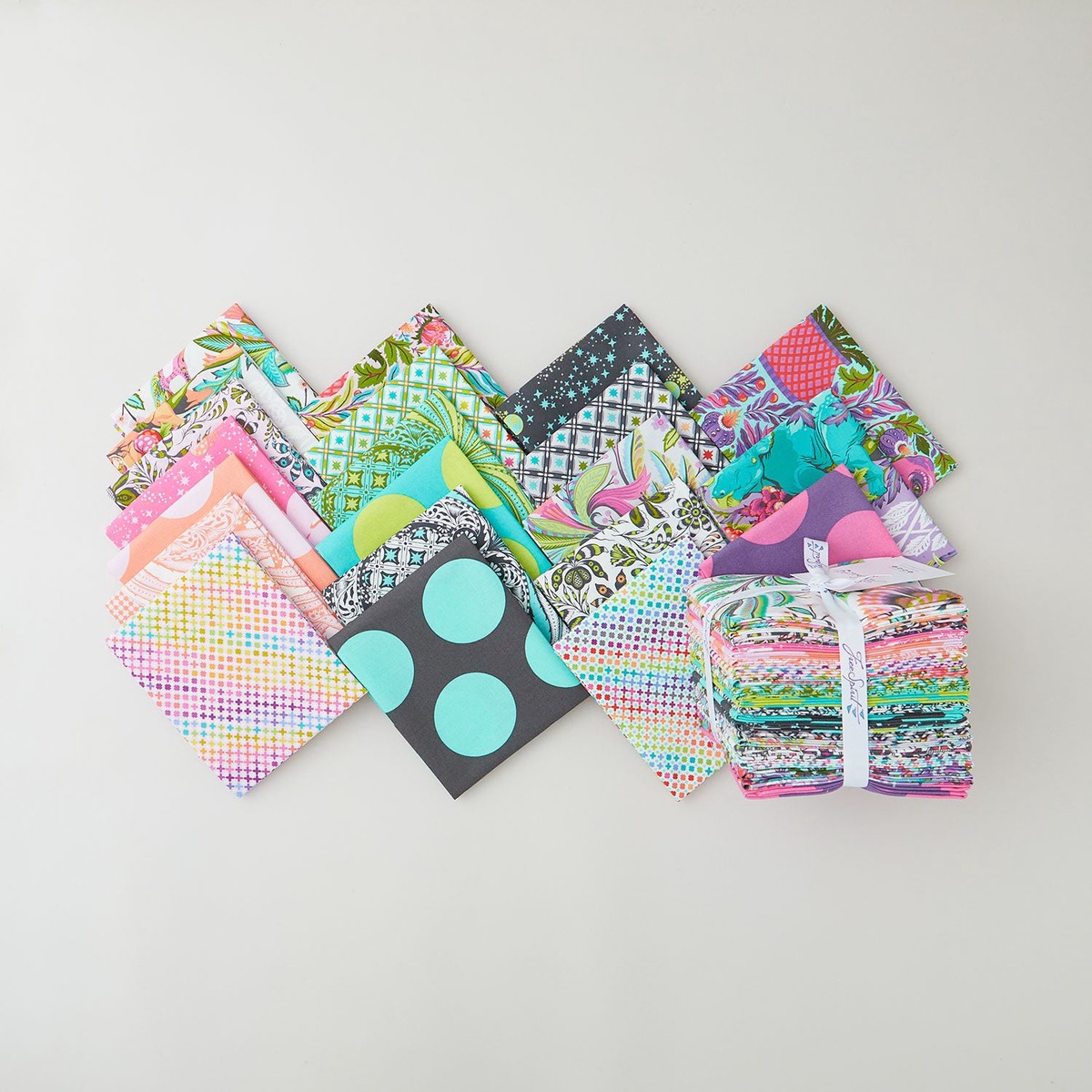 roar-fat-quarter-bundle