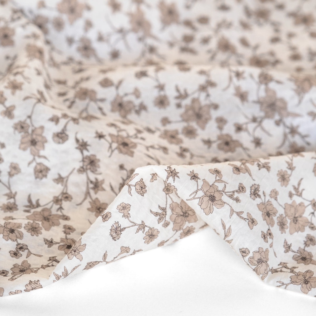 wildflower-crinkle-cotton-ivory-creme