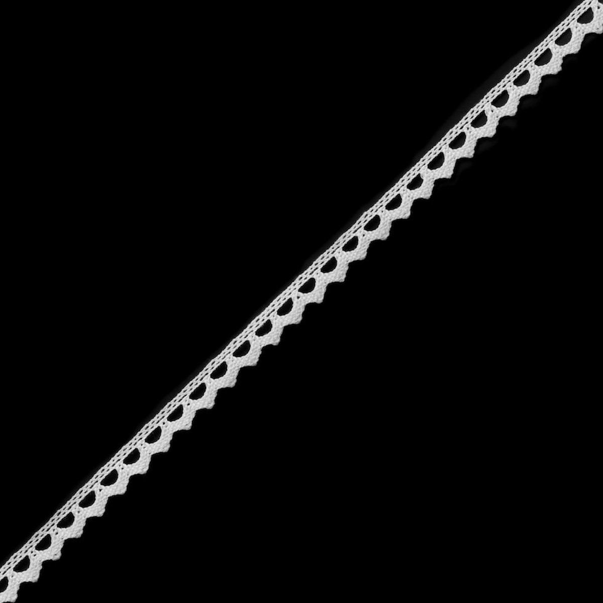 european-white-cotton-lace-trimming-with-triangular-edge-3-8