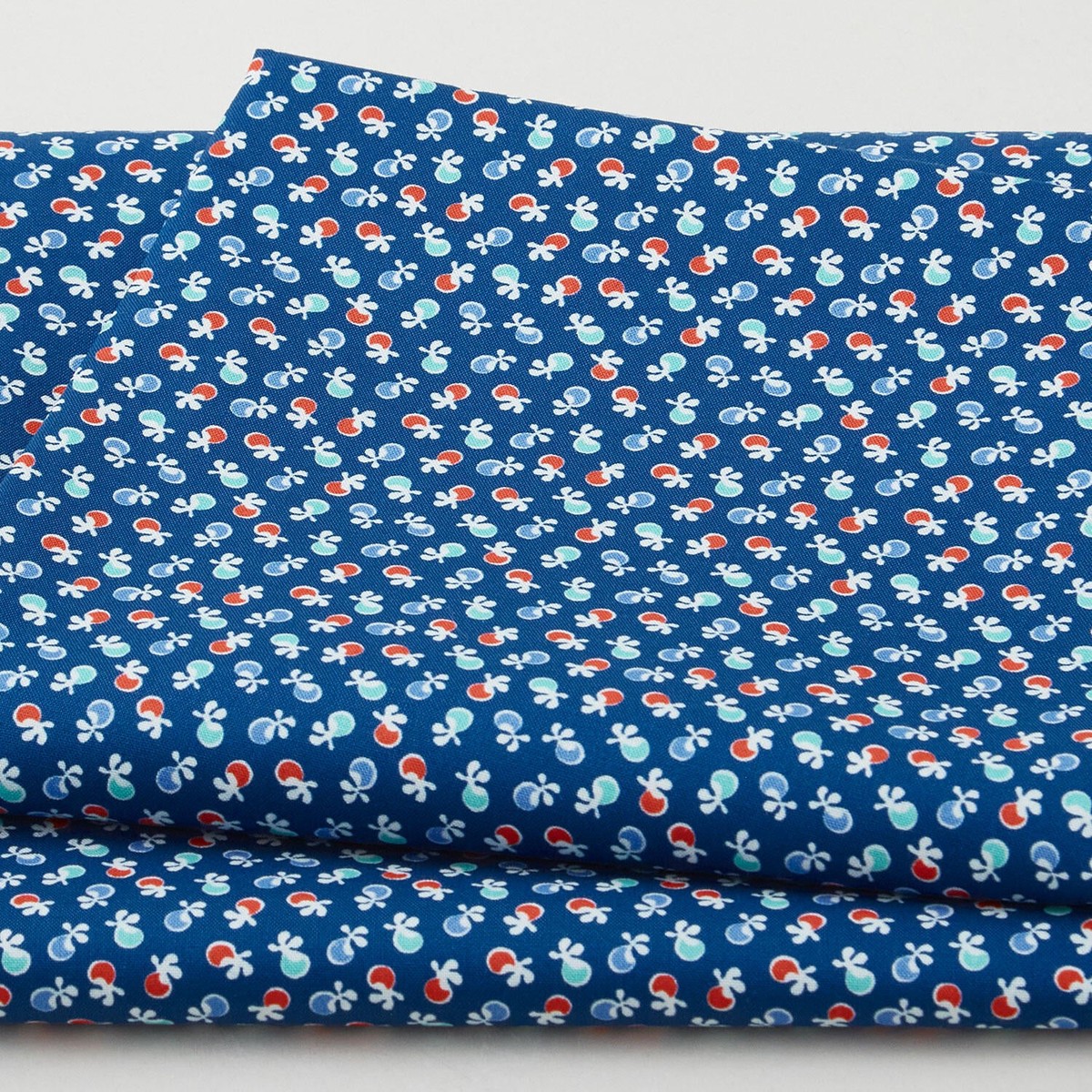picnics-and-parades-favorites-indigo-flowers-2-yard-cut
